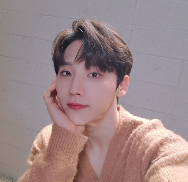 Ab6ixメンバーカラーを人気順に紹介 誕生日 ハングル 身長についても